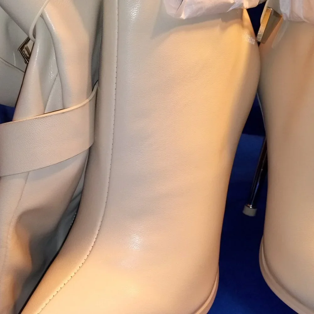 AZALEA WANG MADE TO  LAST STILETTO BOOT IN BONE ( BRAND NEW !!!!!!! )